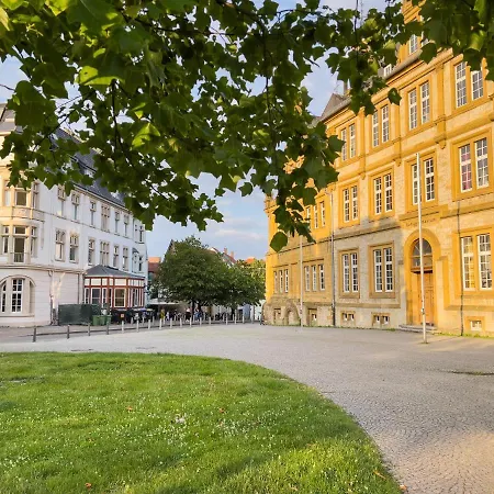 By Doni I Zentral I Parkplatz & Balkon I Dr Oetker Und Franziskus Hospital Bielefeld