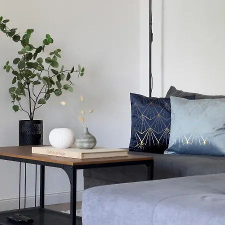 By Doni I An Der Kunsthalle I Parkplatz&balkon