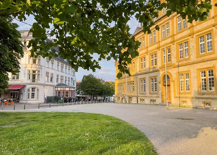 By Doni I Zentral I Parkplatz & Balkon I Dr Oetker Und Franziskus Hospital Bielefeld