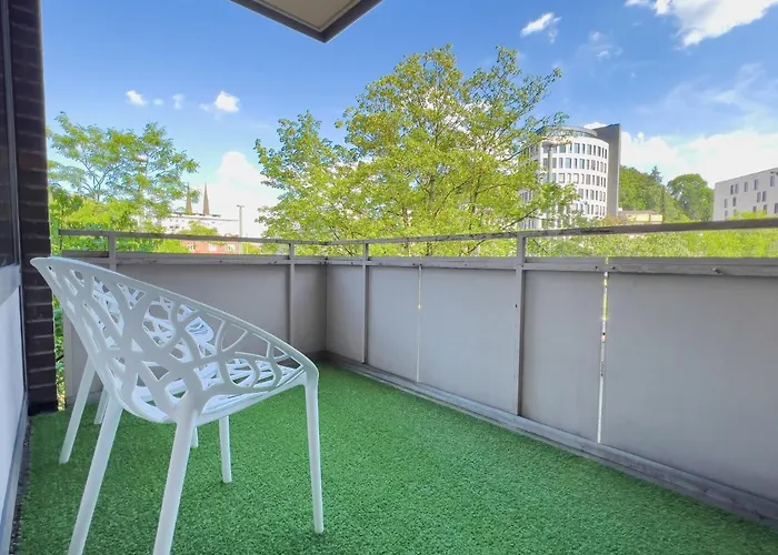 By Doni I Zentral I Parkplatz & Balkon I Dr Oetker Und Franziskus Hospital Bielefeld