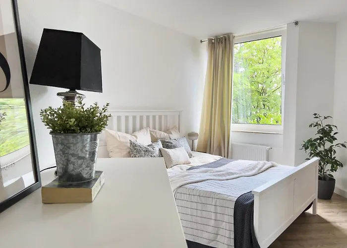 By Doni I Zentral I Parkplatz & Balkon I Dr Oetker Und Franziskus Hospital Bielefeld